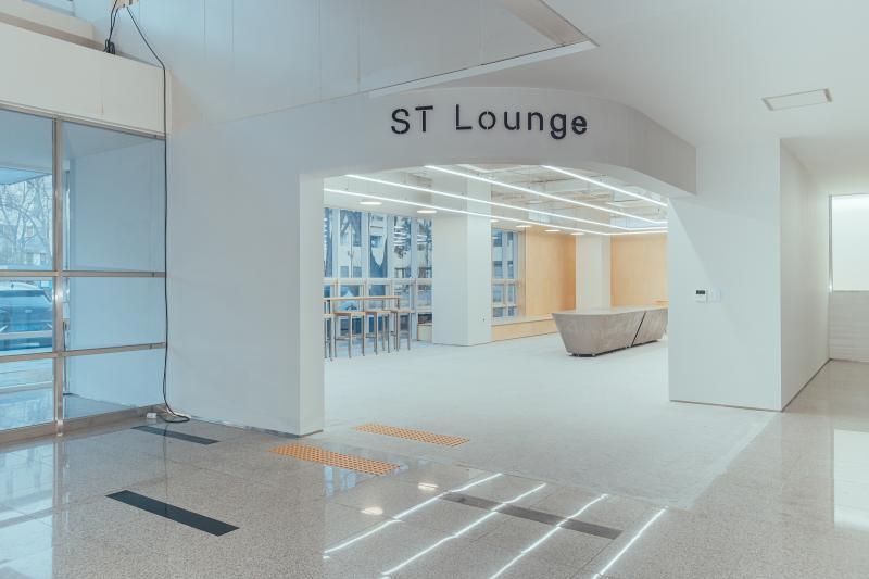 ST LOUNGE